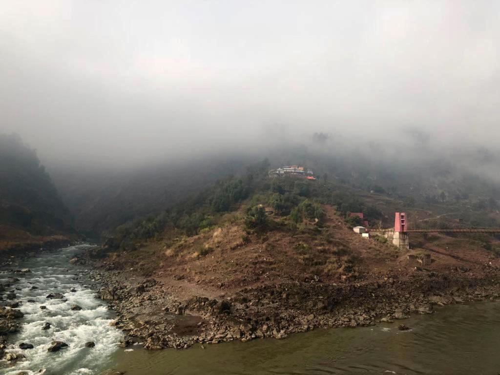 Hotel La Orilla Muzaffarabad Exterior photo
