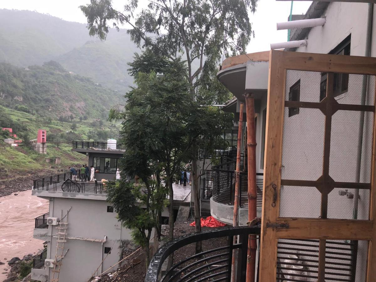 Hotel La Orilla Muzaffarabad Exterior photo