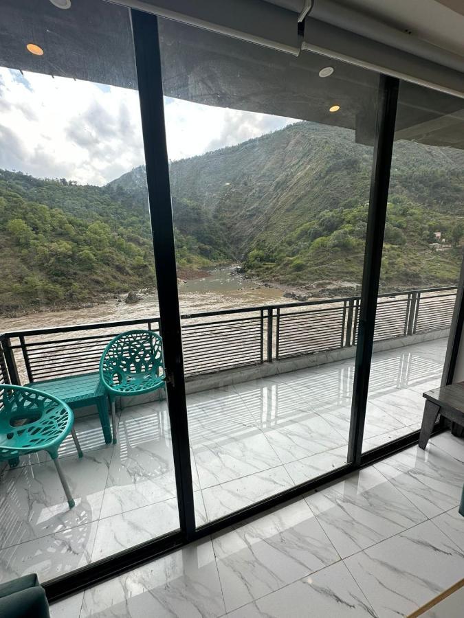 Hotel La Orilla Muzaffarabad Exterior photo